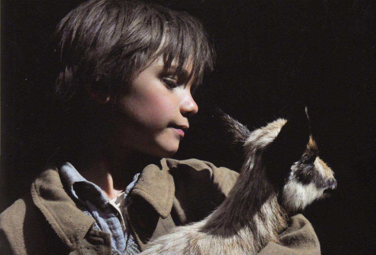 Sébastien et le cabri : l'enfant attendri par l'animal orphelin.