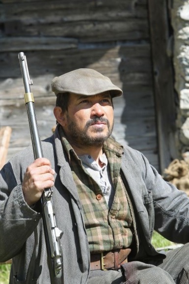 Le rôle d'André est joué par Mehdi, le Sébastien des origines. 