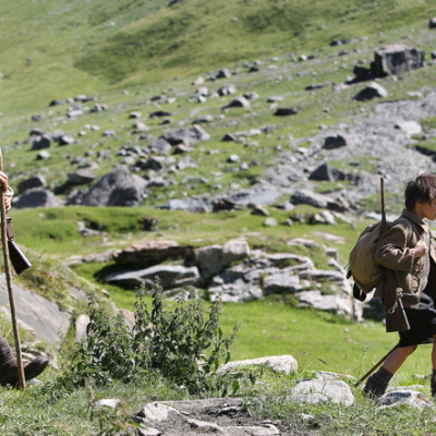 César et Sébastien parcourent ensemble les sentiers montagnards