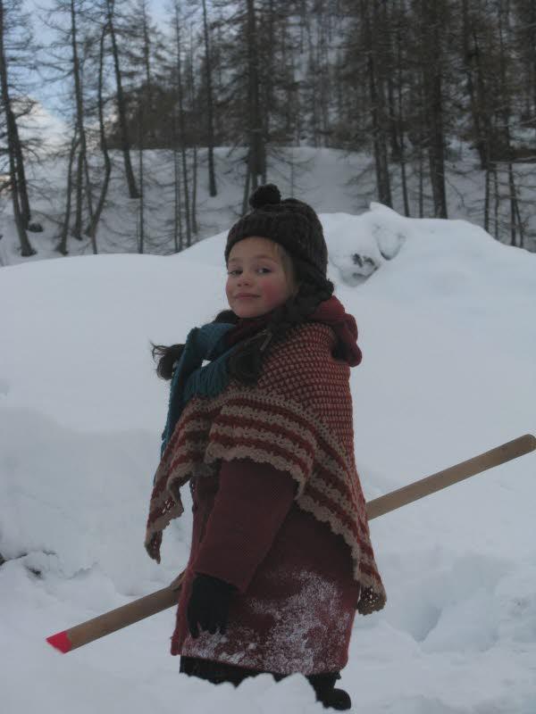 Emma Fogarolo, 6 ans et demi, originaire de Modane, joue la doublure d’une jeune actrice dans “Belle et Sébastien”. Photo DR
